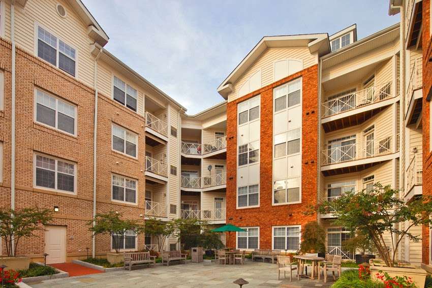 Dwell Vienna Metro Apartments | 2975 Hunters Branch Rd, Fairfax, VA 22031 | Phone: (571) 297-3890