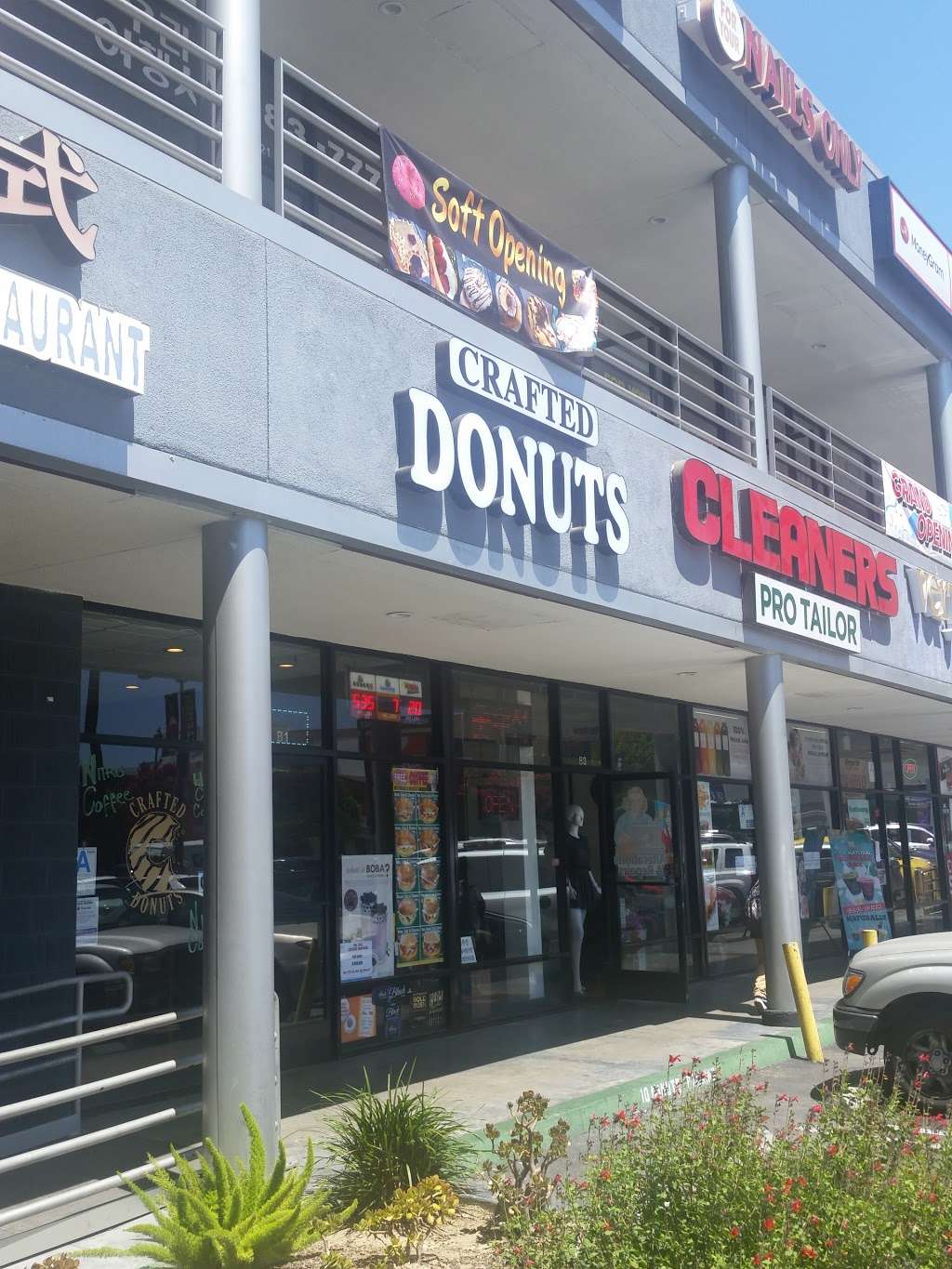 Crafted Donuts | 3959 Wilshire Blvd, Los Angeles, CA 90010, USA | Phone: (213) 529-4057