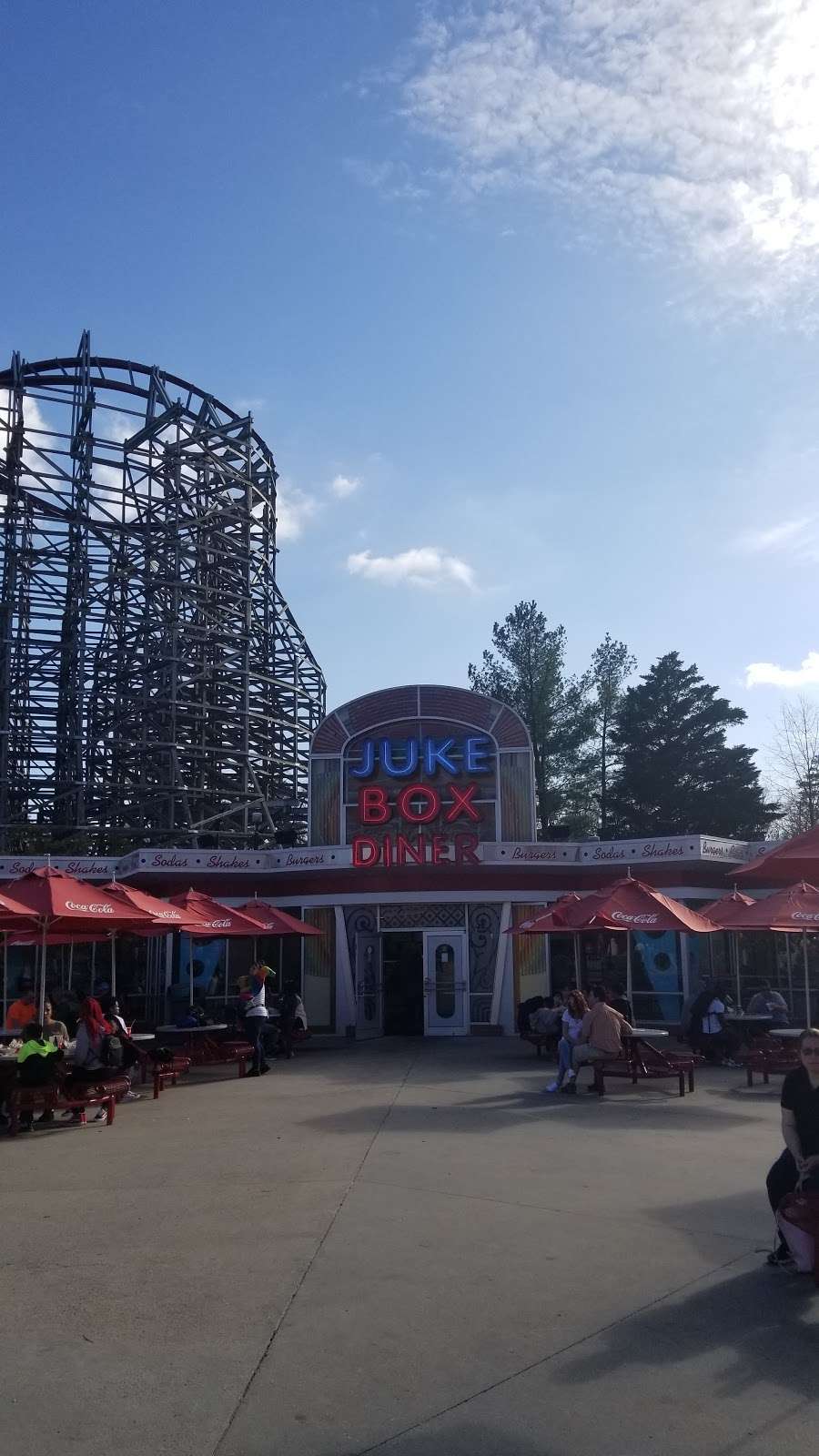 Juke Box Diner | Kings Dominion, 16000 Theme Park Way, Doswell, VA 23047, USA