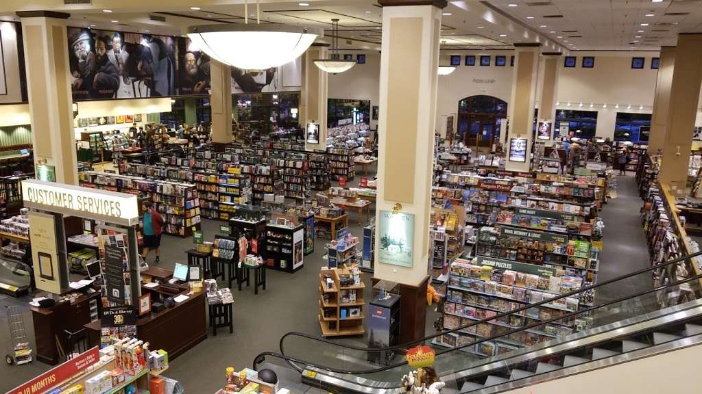 Barnes & Noble | 160 S Westlake Blvd, Thousand Oaks, CA 91362, USA | Phone: (805) 446-2820