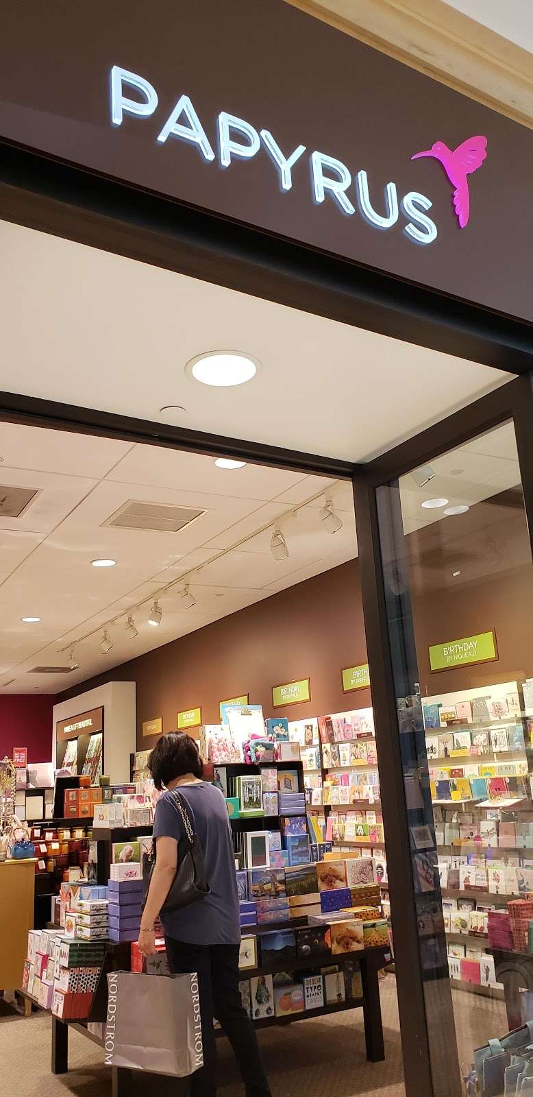 Papyrus | 1055 Garden State Plaza, Paramus, NJ 07652, USA | Phone: (201) 212-5638