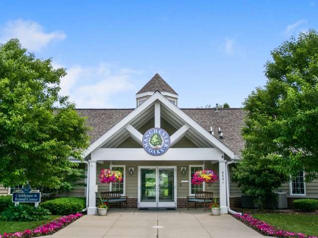 Manchester Oaks | 6801 Parkedge Cir, Franklin, WI 53132, USA | Phone: (414) 529-2200