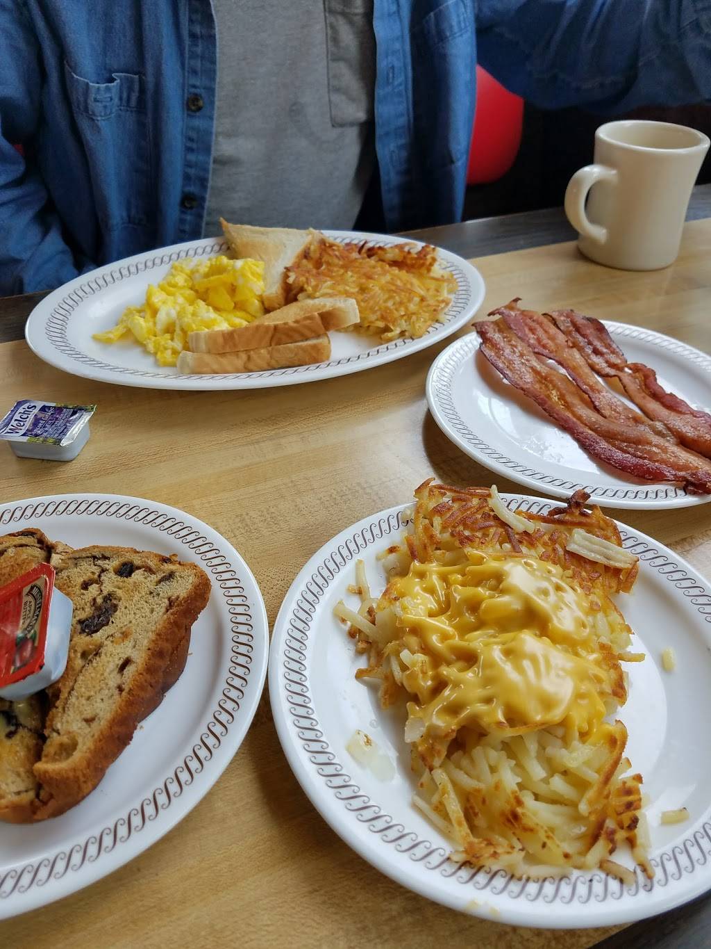 Waffle House | 2203 N Broadway, Lexington, KY 40505 | Phone: (859) 293-2990