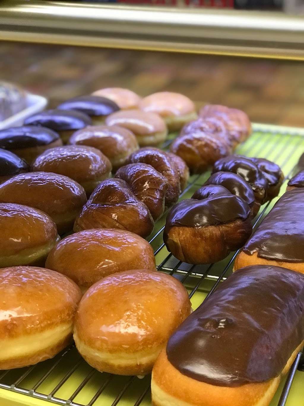 Dawn Doughnuts | 1309 W Fairmont Pkwy, La Porte, TX 77571, USA | Phone: (281) 867-9877