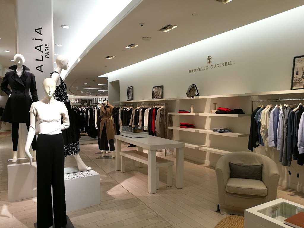 Saks Fifth Avenue | 800 Boylston St, Boston, MA 02199 | Phone: (617) 262-8500