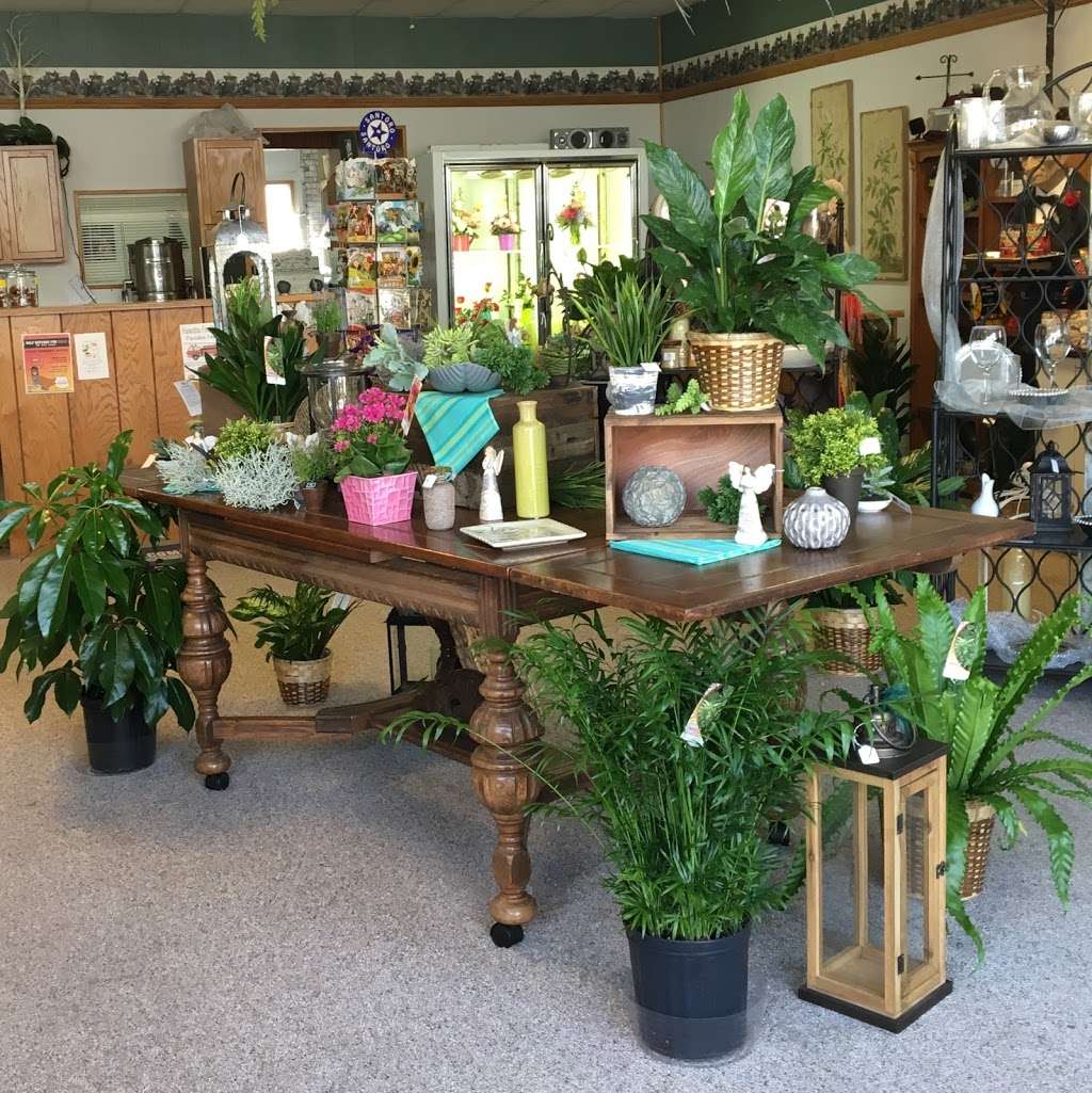 Mainstreet Flower Shoppe | 713 Oregon St, Hiawatha, KS 66434, USA | Phone: (785) 742-3700