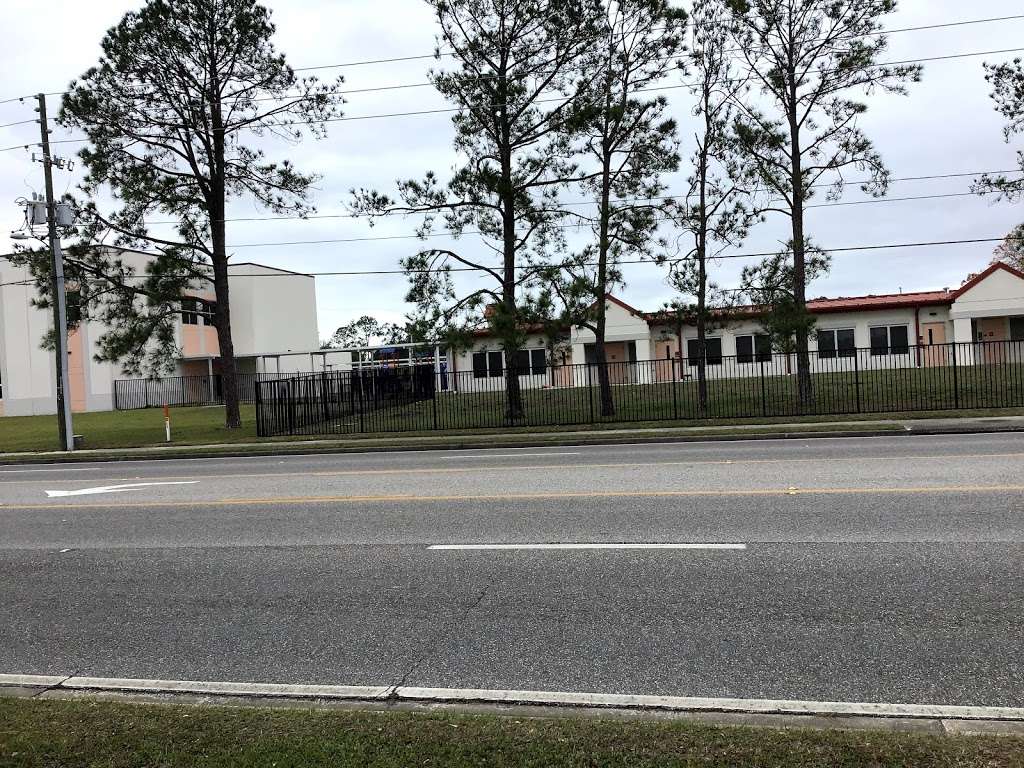 Dream Lake Elementary School | 500 N Park Ave, Apopka, FL 32712, USA | Phone: (407) 884-2227