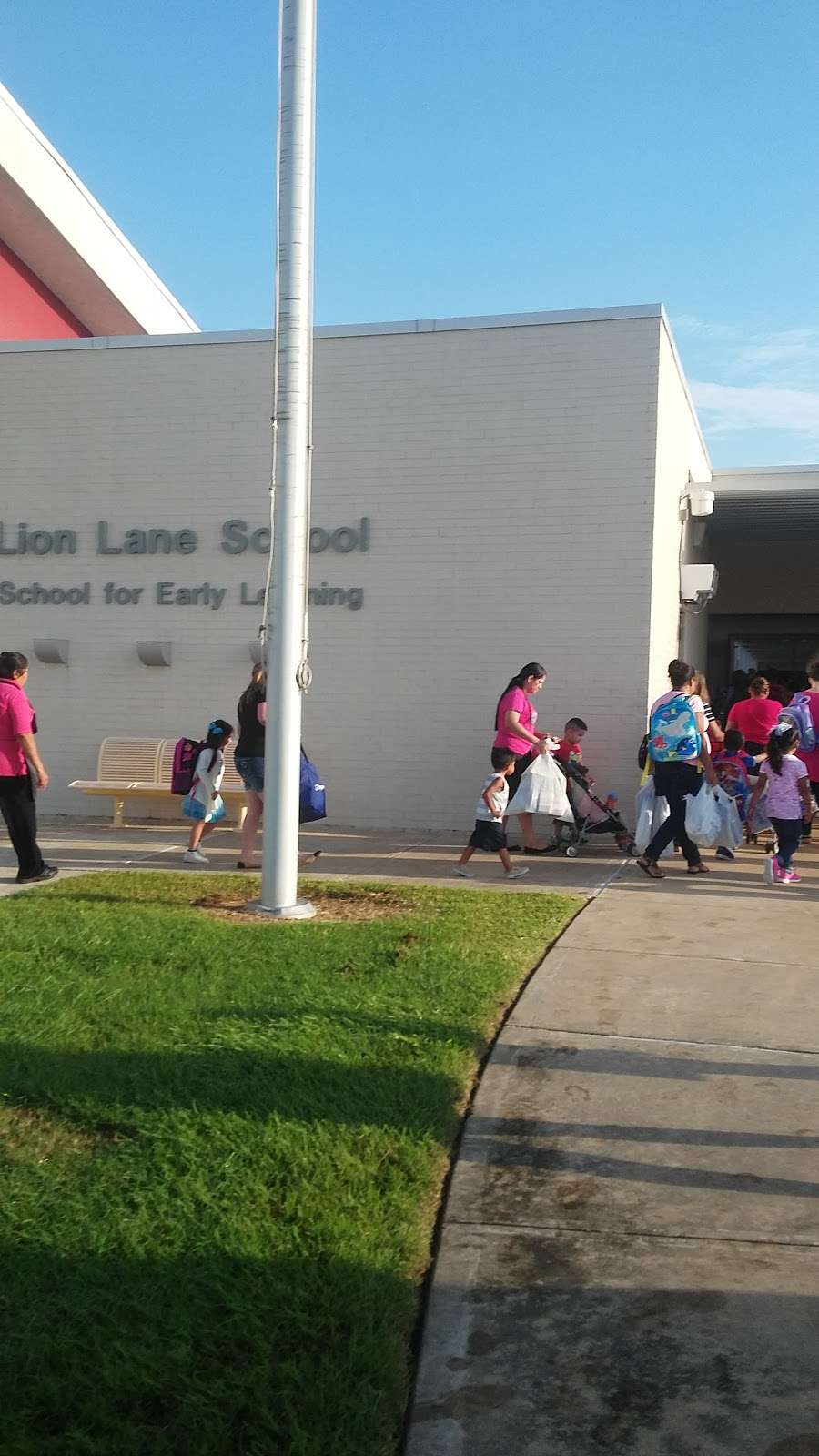 The Lion Lane School | 2210 Ridgecrest Dr, Houston, TX 77055 | Phone: (713) 251-6100