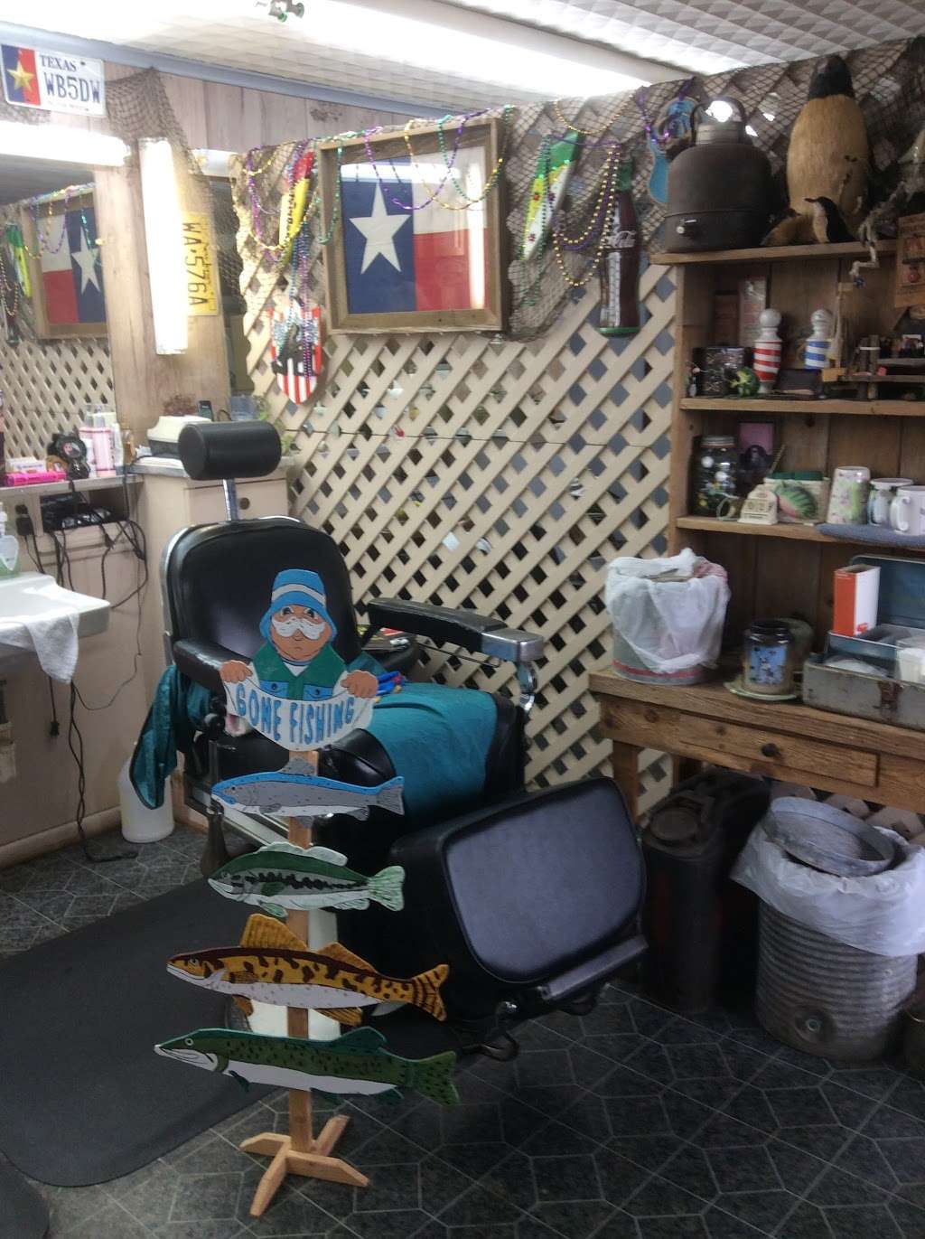 D Js Barber Style Shop | 2301 N Main St, Baytown, TX 77520, USA | Phone: (281) 427-3250