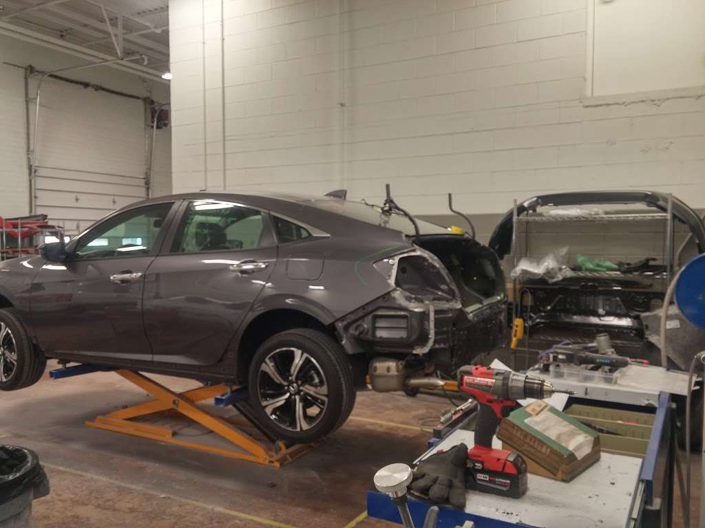 Hendrick Collision Center Hickory | 1171 Lenoir Rhyne Blvd SE A, Hickory, NC 28603, USA | Phone: (828) 449-2550