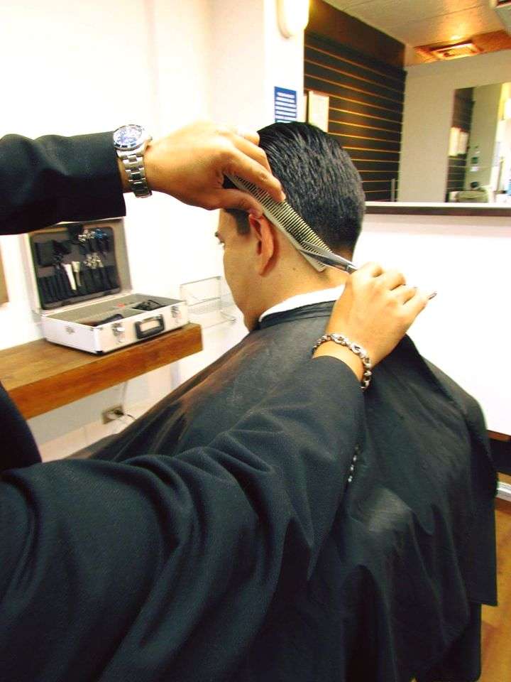 Waterford Lakes Master Barber | 448 S Alafaya Trail #13B, Orlando, FL 32828, USA | Phone: (407) 800-5118