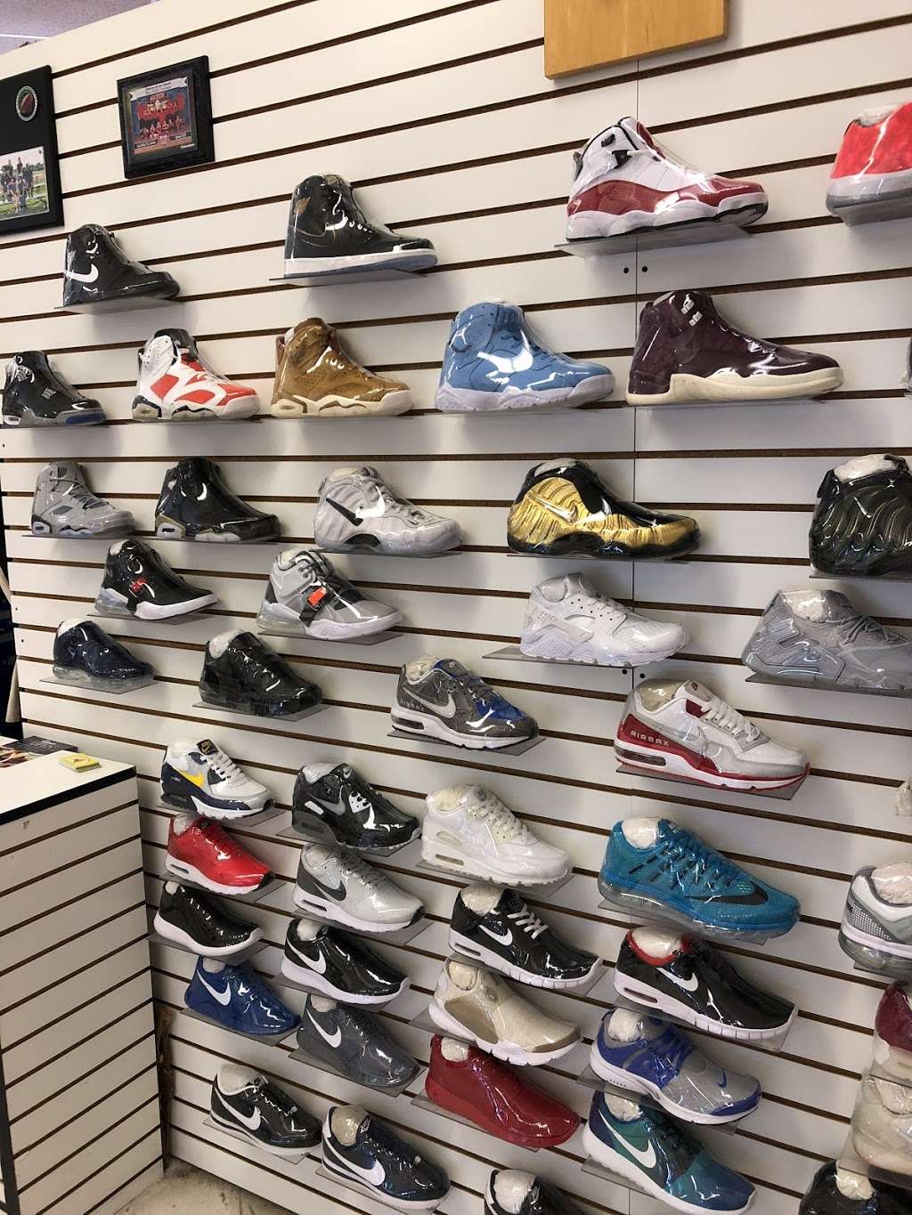 Shoe addict footwear | 14560 Palmdale Rd, Victorville, CA 92392, USA | Phone: (760) 245-6919