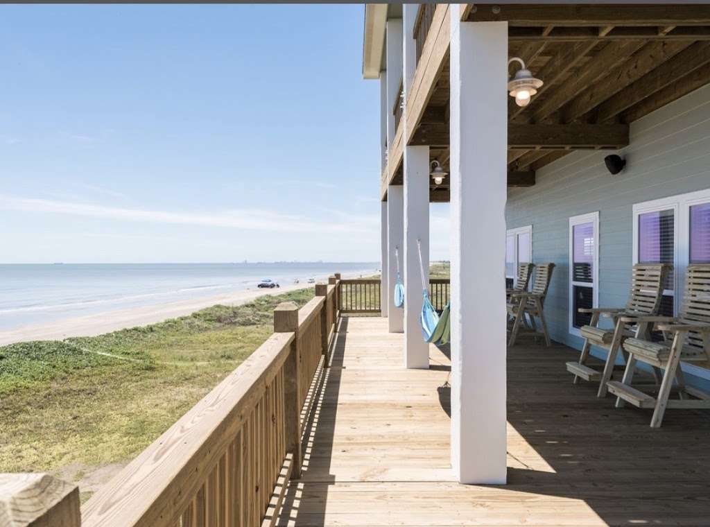 Beach Breeze | 1970 Ave J, Crystal Beach, TX 77650, USA