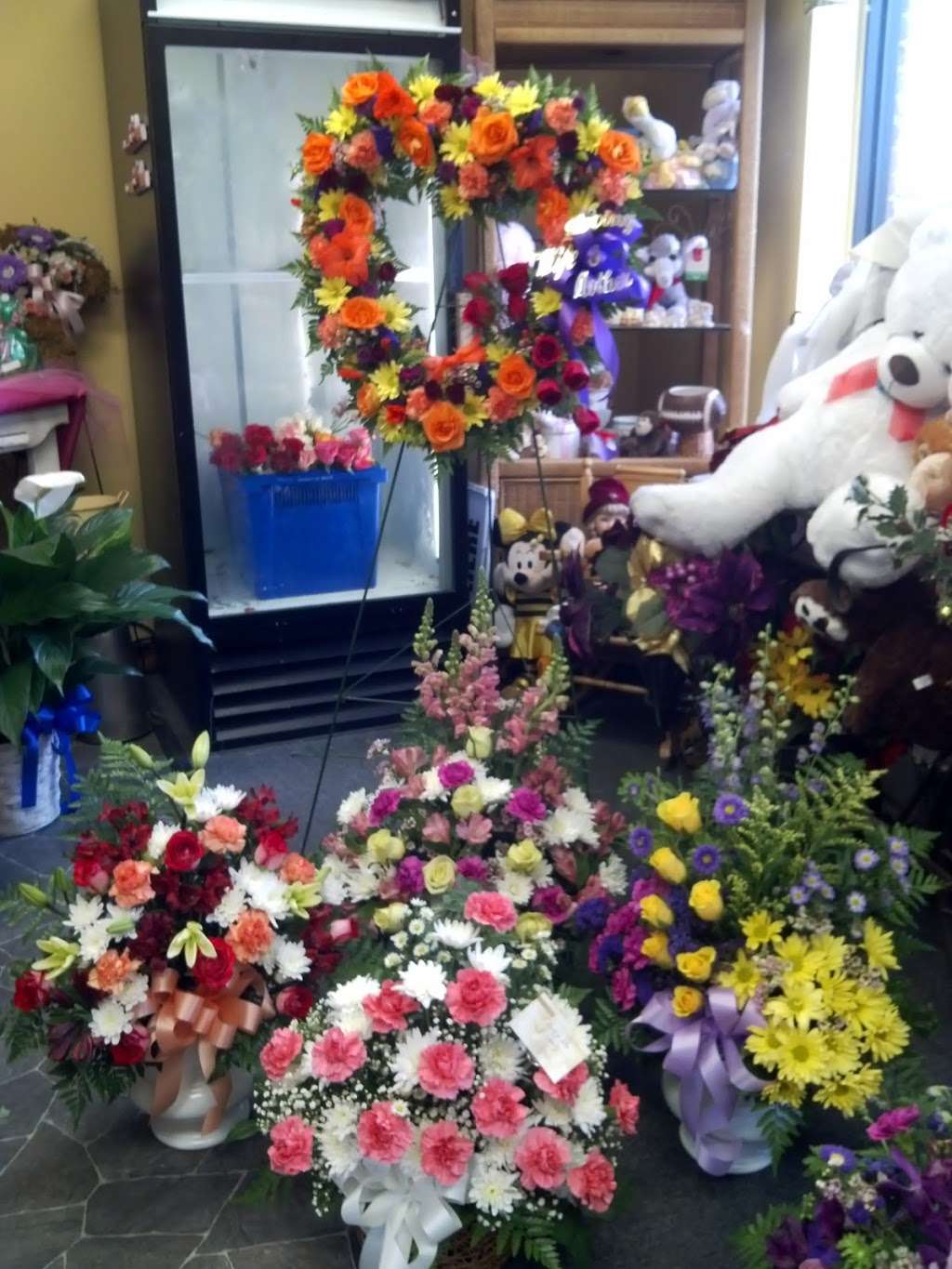 Miss Bee Haven Florist | 1302 Monmouth Rd, Mt Holly, NJ 08060, USA | Phone: (609) 261-2900