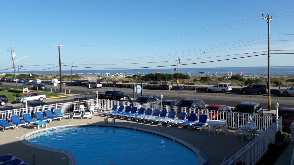 Colton Court Motor Inn | 105 Beach Ave, Cape May, NJ 08204 | Phone: (609) 884-5384