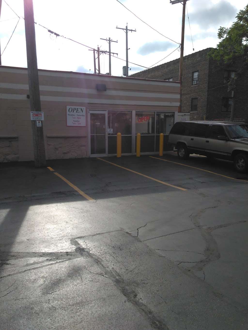 Scrub-A-Dub Car Wash | 2323 W Wisconsin Ave, Milwaukee, WI 53233, USA | Phone: (414) 344-6687