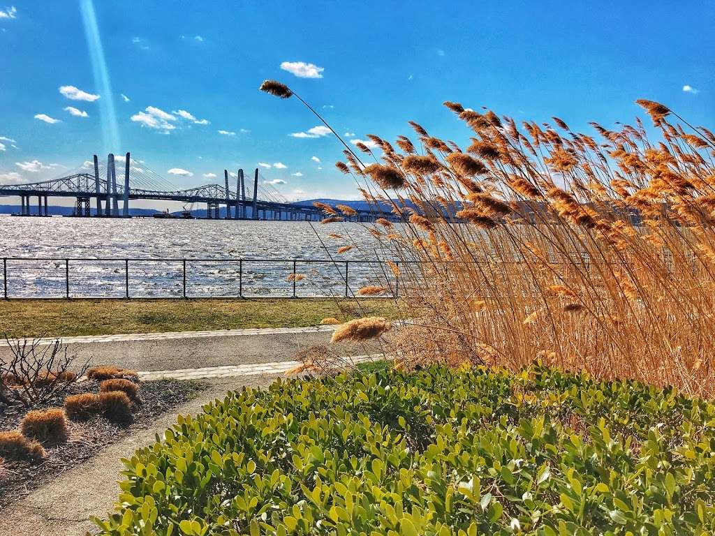 Scenic Hudson RiverWalk Park at Tarrytown | 250 W Main St, Tarrytown, NY 10591, USA | Phone: (914) 631-8347