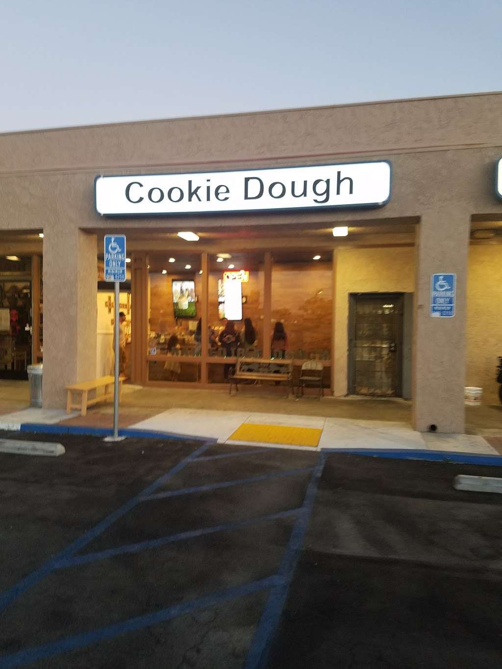 California Cookie Dough | 18854 Brookhurst St, Fountain Valley, CA 92708, USA | Phone: (714) 592-7644