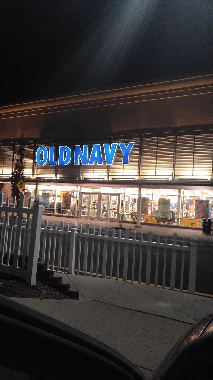 Old Navy | 190 Market Pl Blvd, Trenton, NJ 08691, USA | Phone: (609) 581-0102