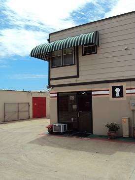 LaSoto Self Storage | 1920, I-35E, Lancaster, TX 75134, USA | Phone: (972) 228-1921