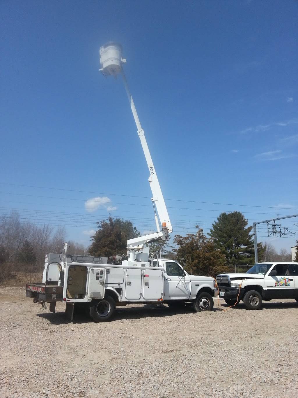 bucket trucks or cargo vans used parts giovannis auto sales | 22 Buck Hill Rd, Johnston, RI 02919, USA | Phone: (401) 486-1066