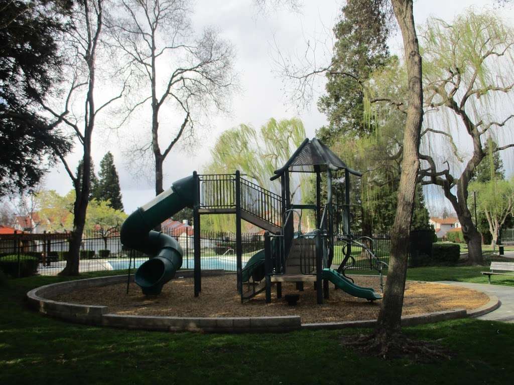Brookmeadow Park | 450 Charlotte Common, Livermore, CA 94550, USA
