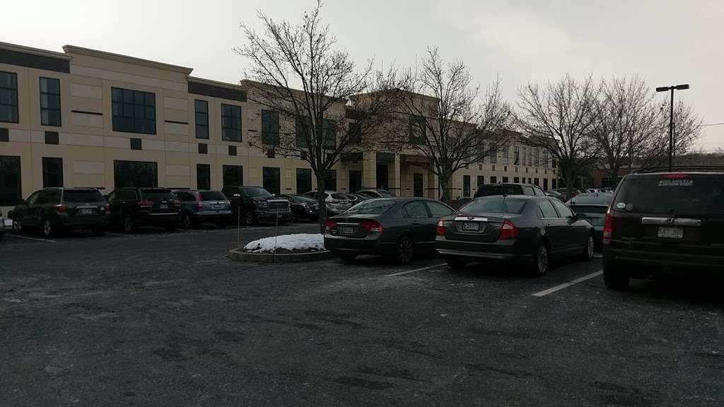 3 Charles River Place Parking | Unnamed Road, Needham Heights, MA 02494, USA