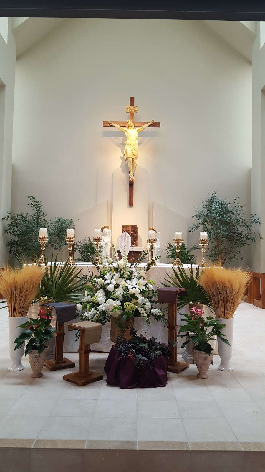 Holy Angels Catholic Church | 15440 Leavenworth Rd, Basehor, KS 66007 | Phone: (913) 724-1665