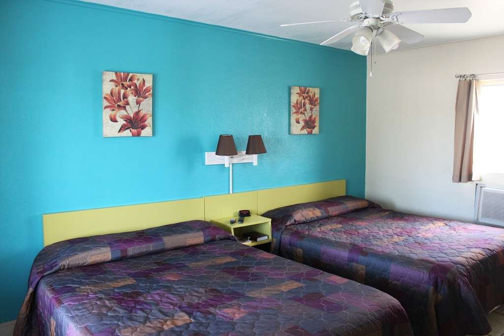 Carters Motel & Mobile Village | 2450 S Ridgewood Ave, Edgewater, FL 32141, USA | Phone: (386) 428-8916