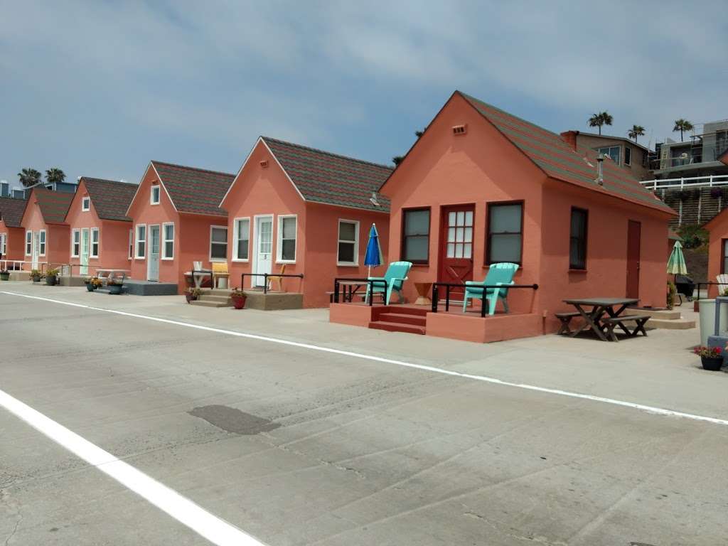 Roberts Cottages | 704 The Strand N, Oceanside, CA 92054, USA | Phone: (760) 721-8128