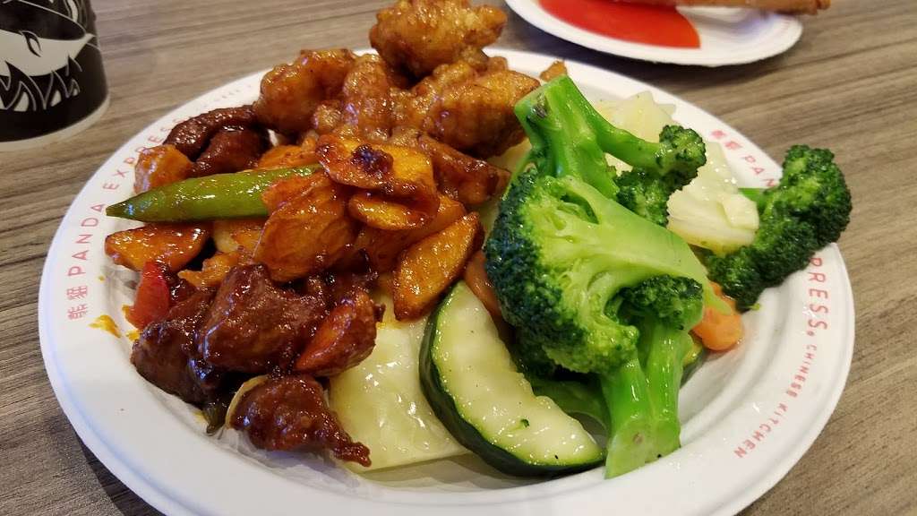 Panda Express | 5230 S 76th St, Greendale, WI 53129, USA | Phone: (414) 423-8704