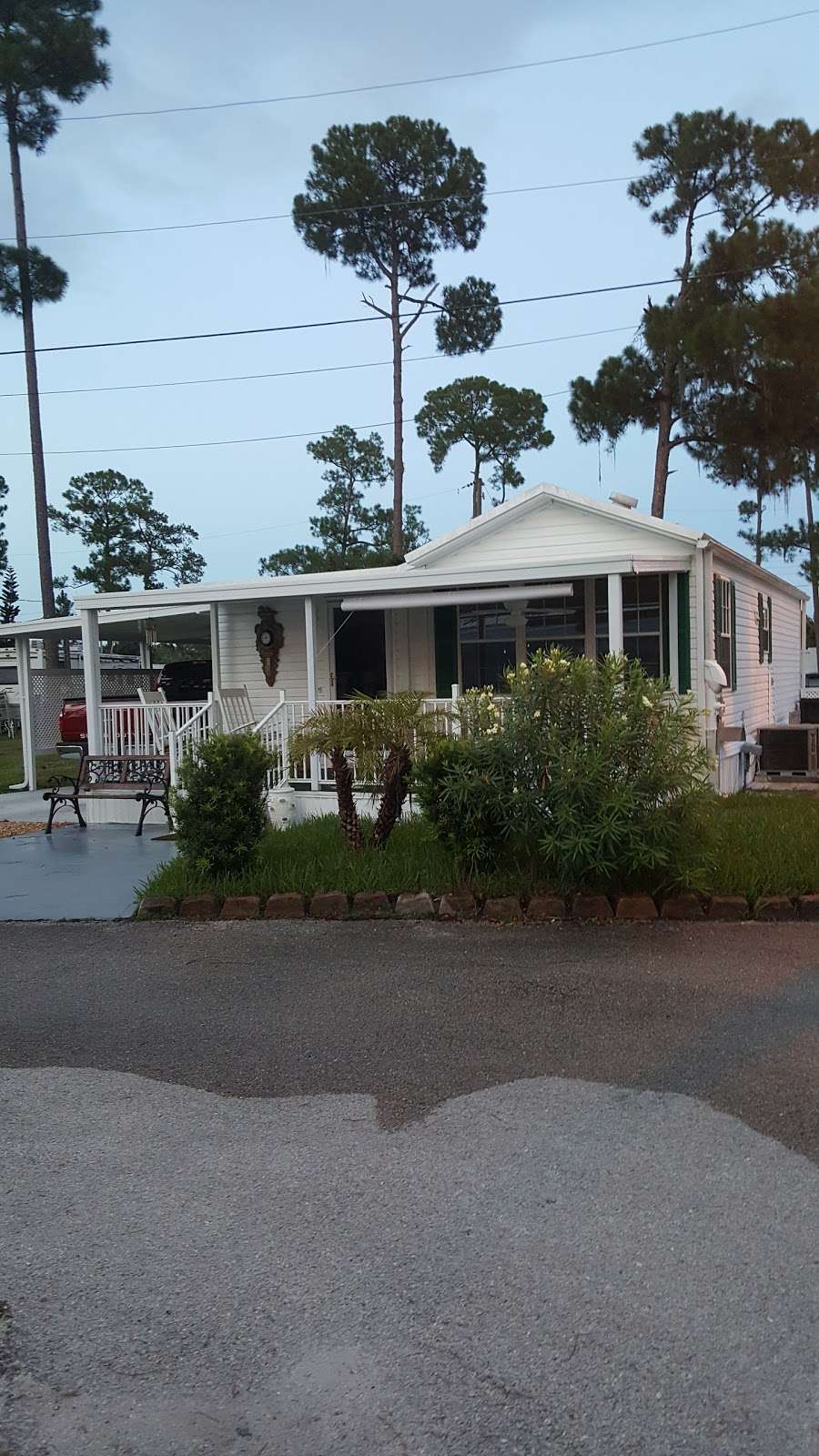Cypress Gardens Mobile Home & RV Park | 1951 Lake Daisy Rd, Winter Haven, FL 33884, USA | Phone: (863) 324-3136