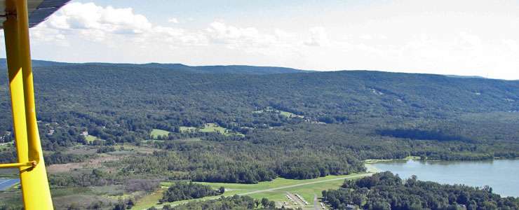 Warwick Municipal Airport | 41 Airport Rd, Warwick, NY 10990, USA | Phone: (845) 987-1320