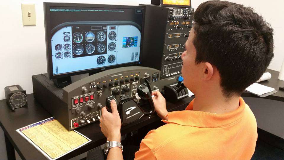 Fly Smart Pilot Training | 3700 Commerce Blvd, Kissimmee, FL 34741, USA | Phone: (407) 556-5003