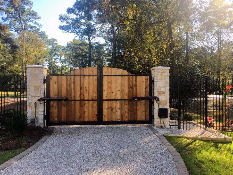 Griffin Fence | 6307 Brittmoore Rd, Houston, TX 77041 | Phone: (713) 937-6611