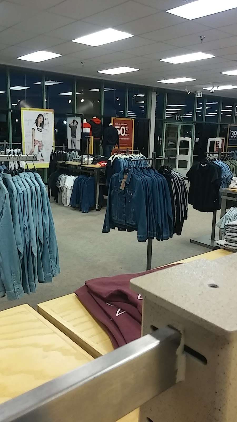 Levis® Outlet Store at Tanger Outlets Lancaster | 44920 S Valley Central Way Ste- 101, Lancaster, CA 93534 | Phone: (661) 942-0495