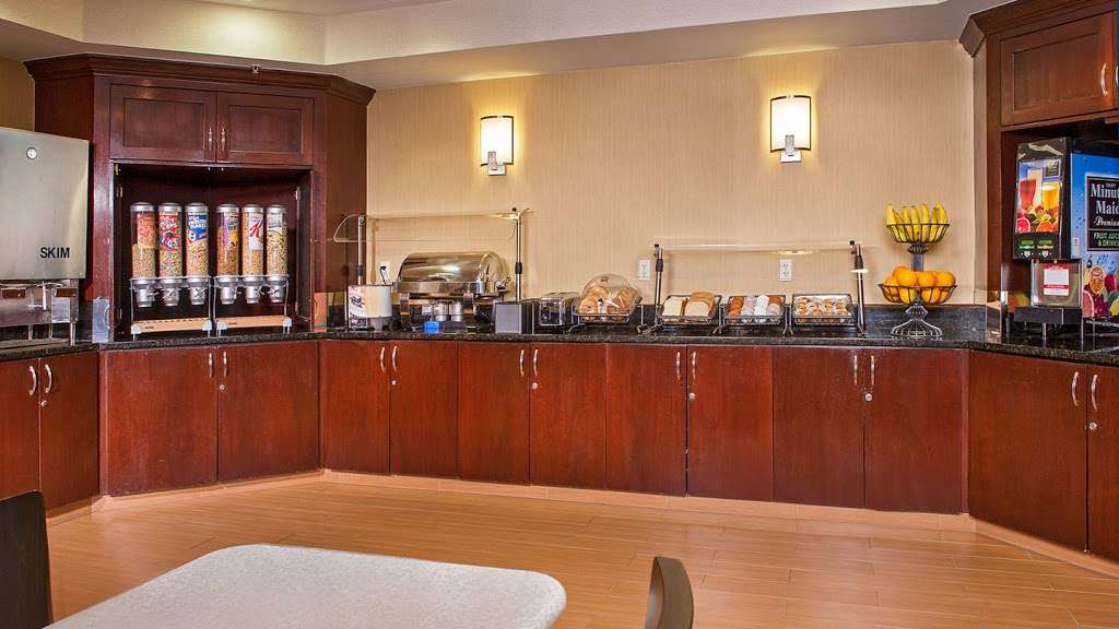 SpringHill Suites by Marriott Charlotte University Research Park | 8700 Research Dr, Charlotte, NC 28262, USA | Phone: (704) 503-4800