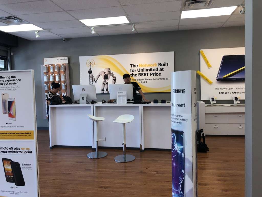 Sprint Store | 12585 E Carson St, Hawaiian Gardens, CA 90716, USA | Phone: (562) 924-2277