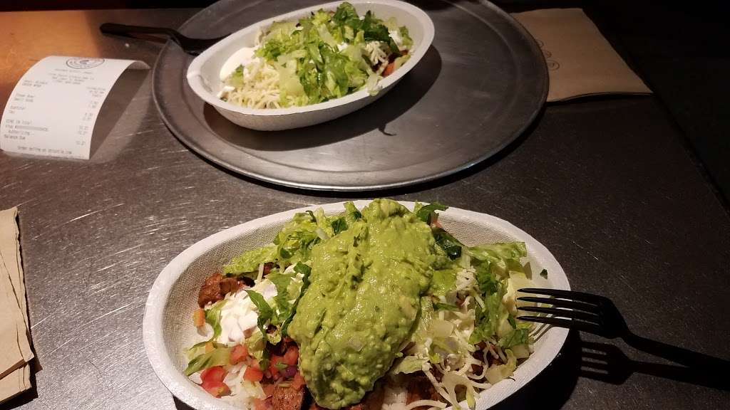 Chipotle Mexican Grill | 11018 S Cicero Ave, Oak Lawn, IL 60453, USA | Phone: (708) 424-0499