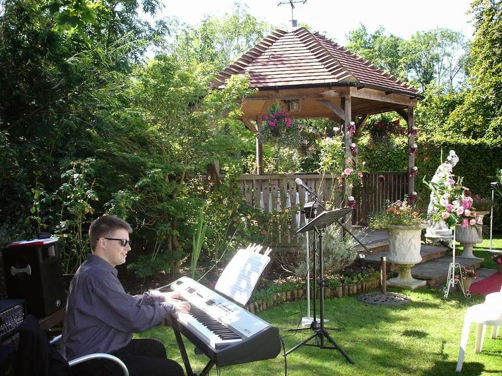 Melisma Music for all Occasions | 29 Doods Rd, Reigate RH2 0NT, UK | Phone: 01737 249839