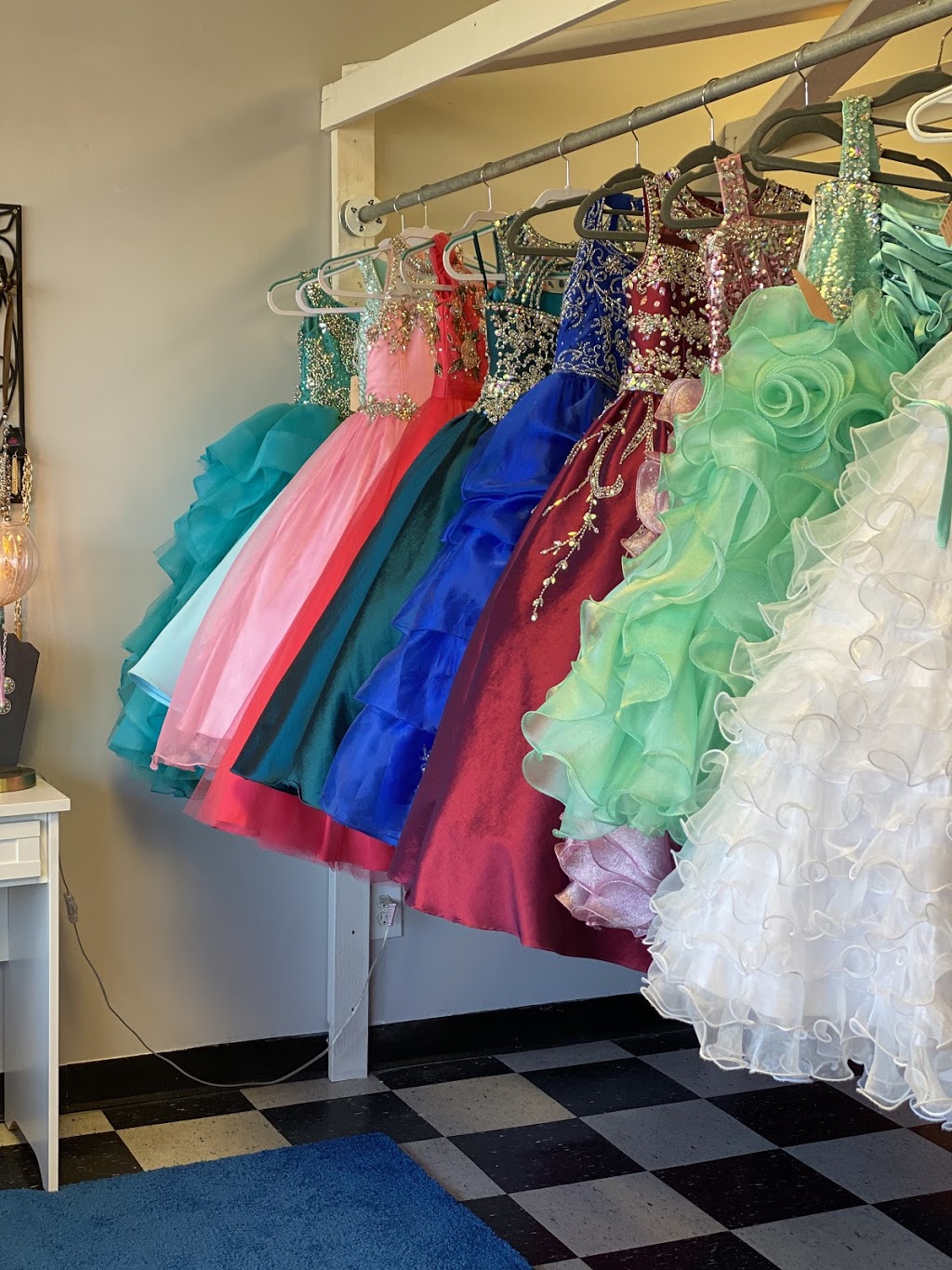 Madison’s Pageants, Proms and Boutique | 100 Hull Rd, Sumiton, AL 35148, USA | Phone: (205) 285-0061