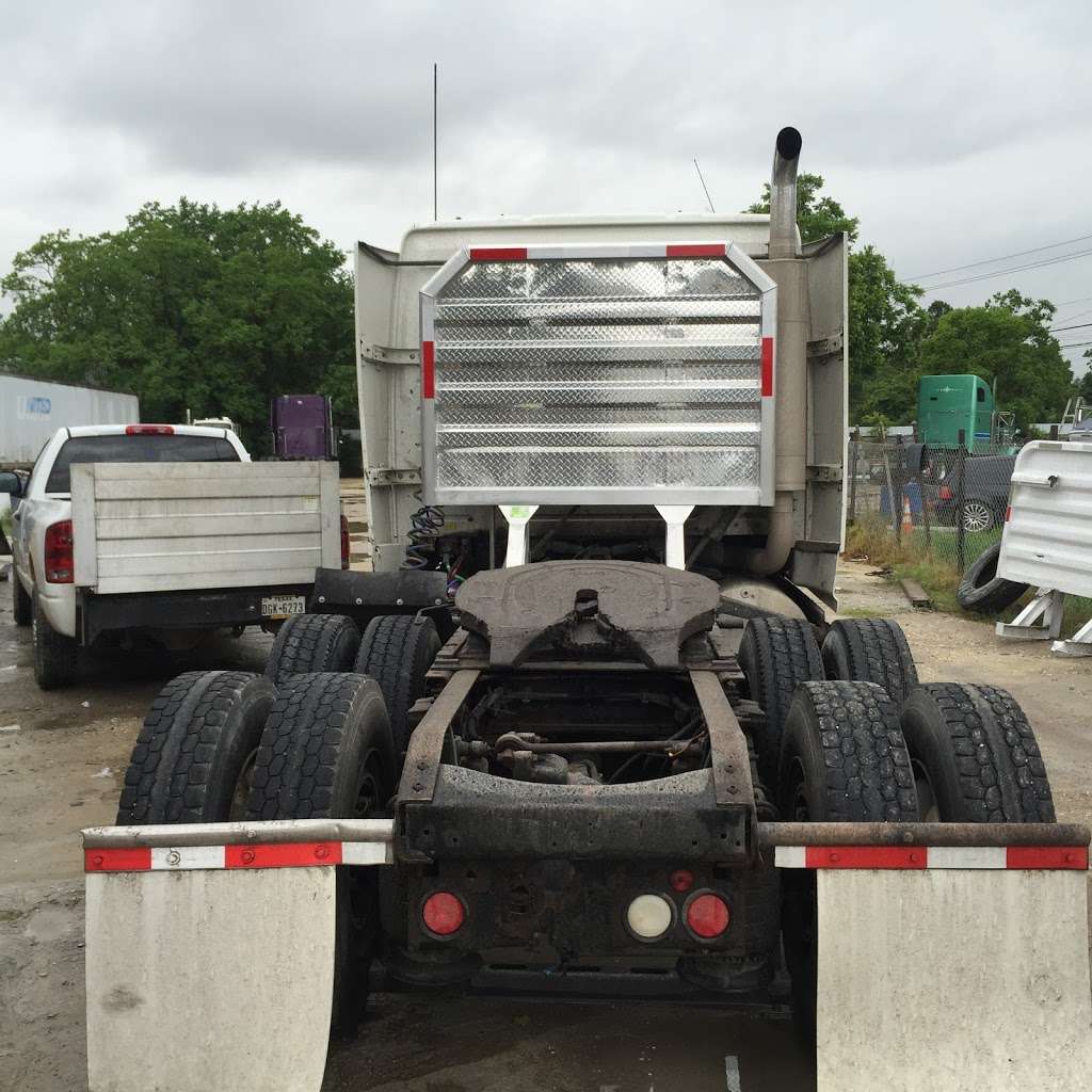 J&W Flatbed Equipment Sales | 12230 Beaumont Hwy, Houston, TX 77049, USA | Phone: (713) 933-7519