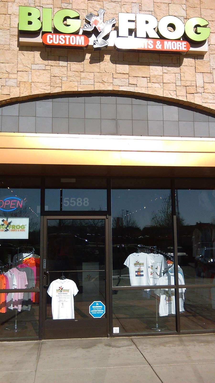 Big Frog Custom T-Shirts & More of Aurora | 5588 S Parker Rd, Aurora, CO 80015, USA | Phone: (303) 690-5462