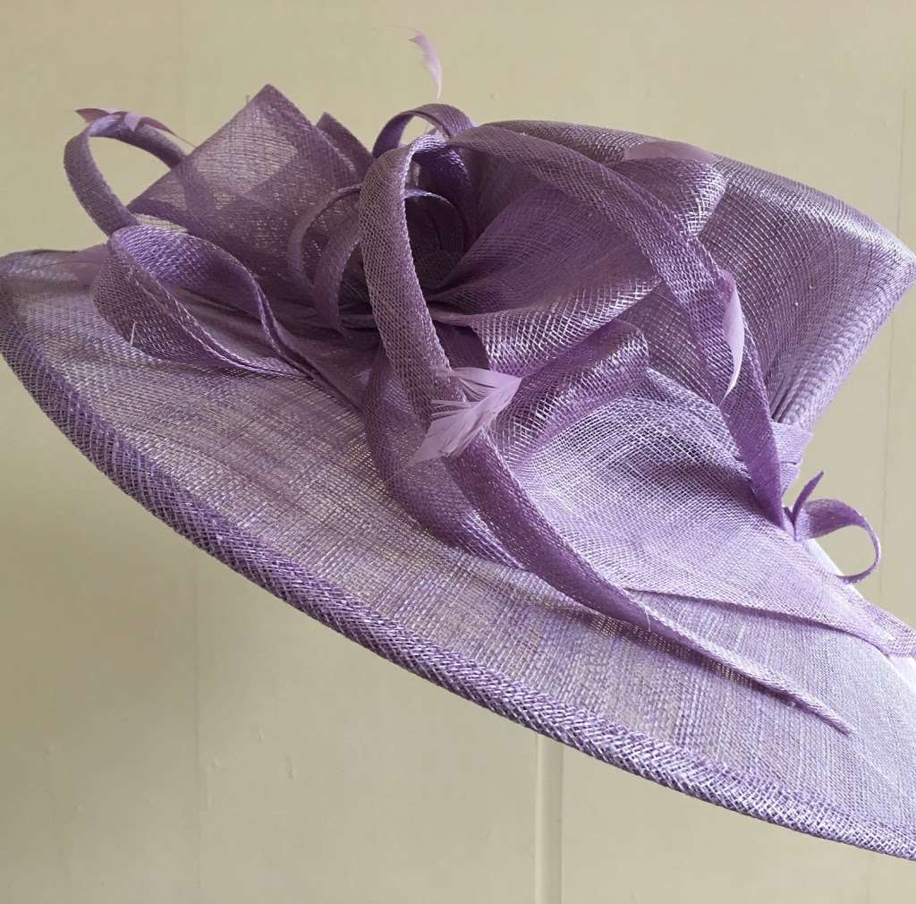 No1 Hat Hire | 1 The Mount, Billericay CM11 1HD, UK | Phone: 01277 623985