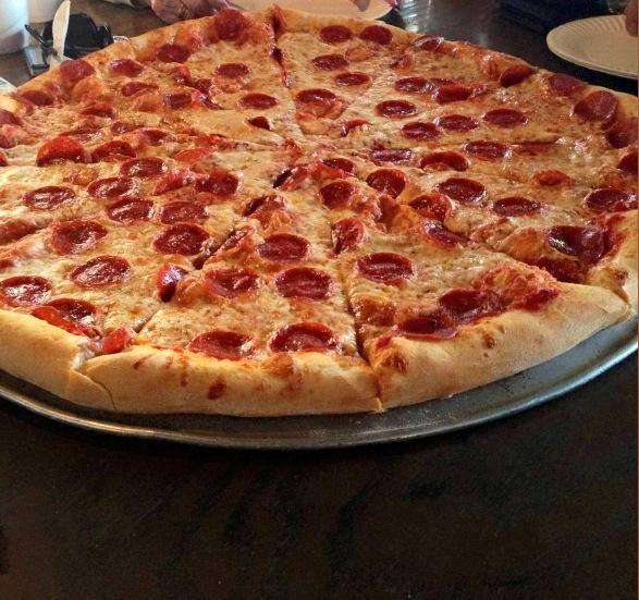 B&B Pizzeria | 13312 Ranchero Rd, Oak Hills, CA 92344, USA | Phone: (760) 949-9888