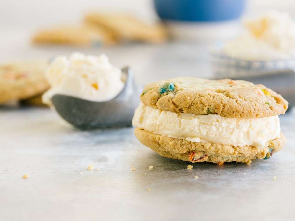 Tiffs Treats Cookie Delivery | 8110 W Loop 1604 N #104, San Antonio, TX 78254, USA | Phone: (210) 910-5600
