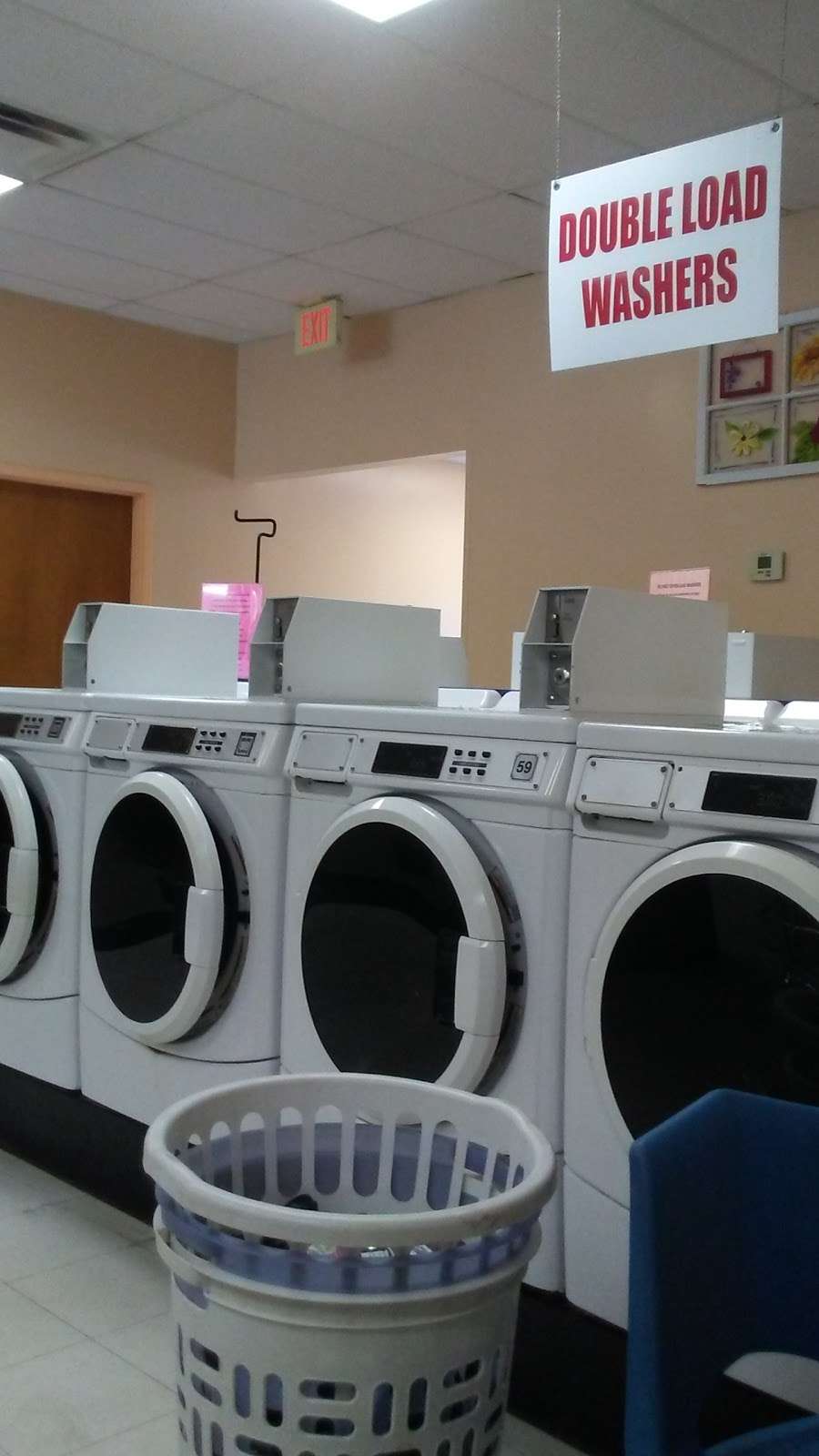 Linwood Laundry | 4401 E 10th St #12, Indianapolis, IN 46201, USA | Phone: (317) 375-1659