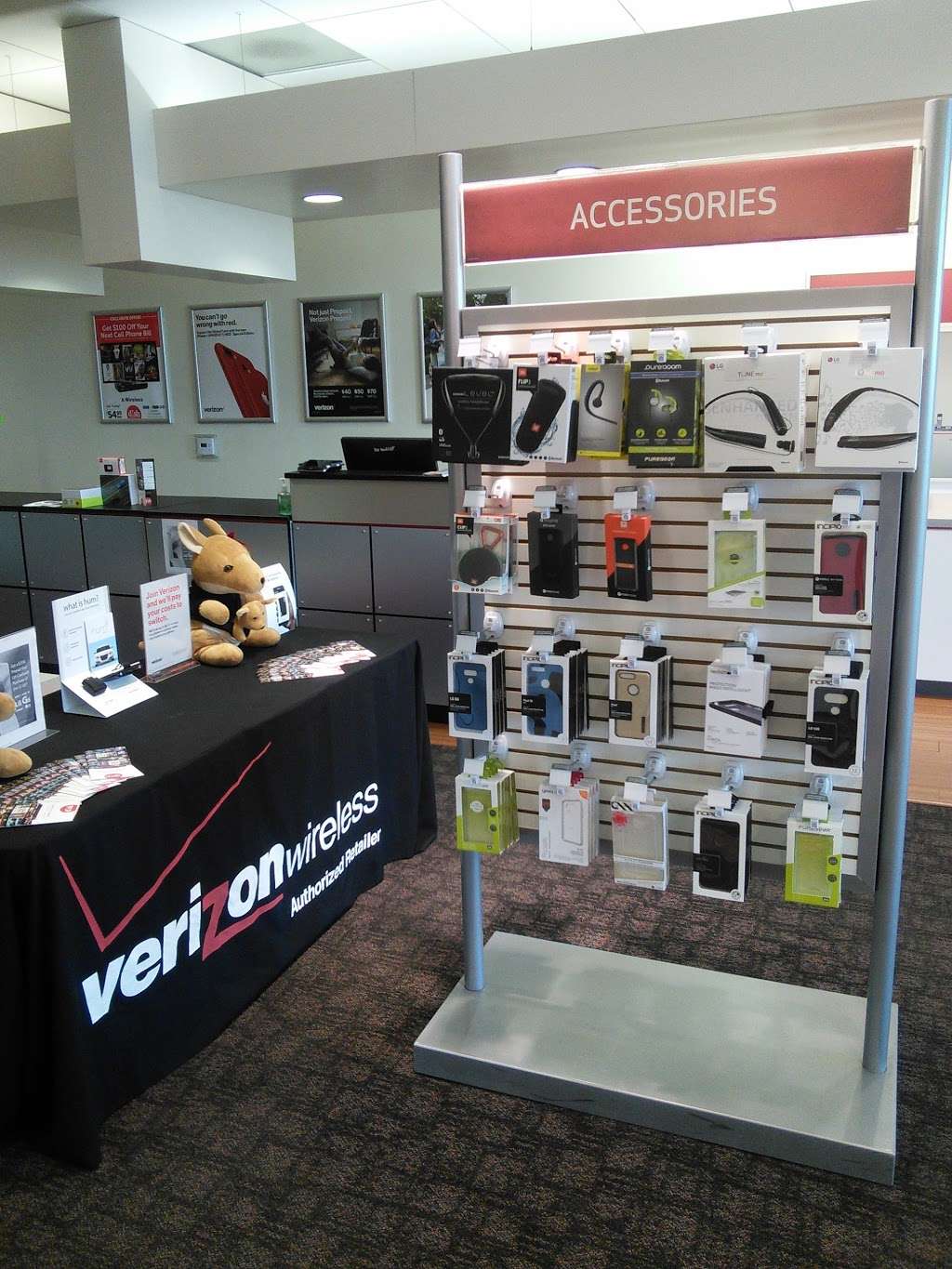 Verizon Authorized Retailer – Victra | 15258 Summit Ave #200, Fontana, CA 92336, USA | Phone: (909) 899-8444