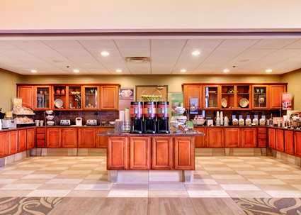 Hampton Inn & Suites Addison | 1685 W Lake St, Addison, IL 60101 | Phone: (630) 495-9511