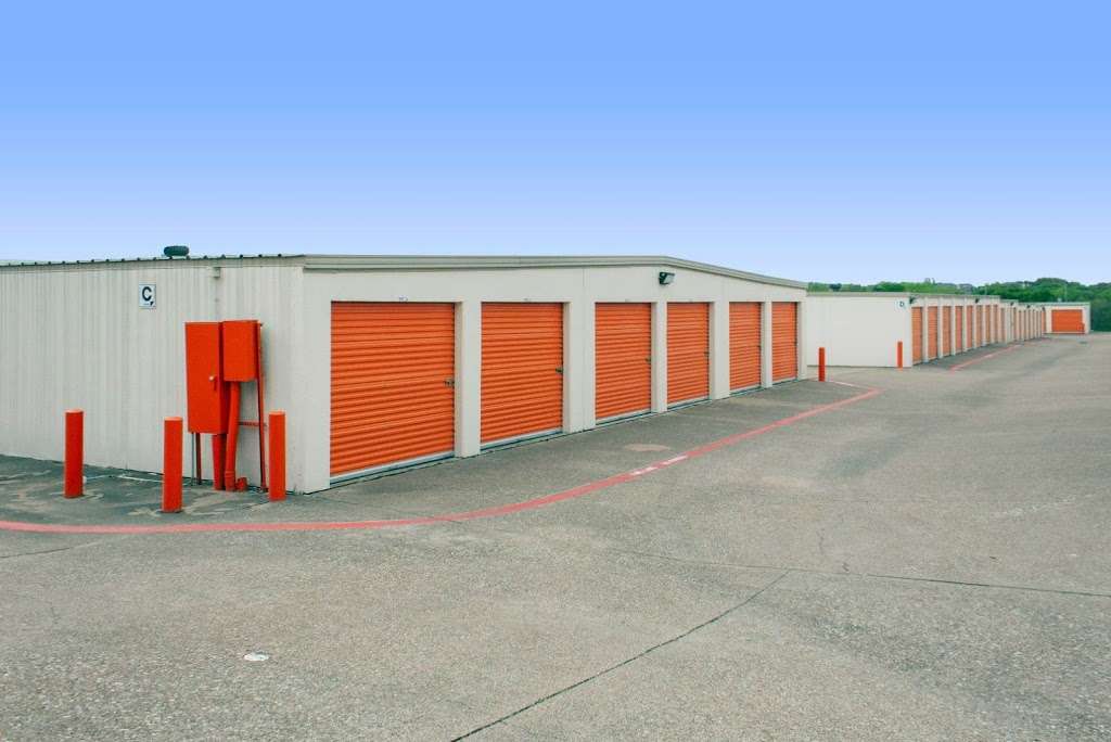 Public Storage | 3750 Marsh Ln, Carrollton, TX 75007, USA | Phone: (972) 695-9401